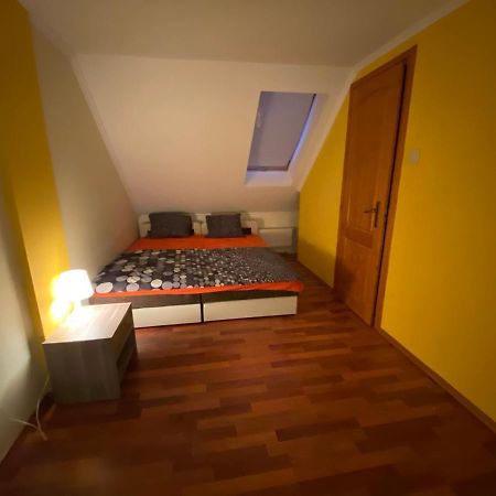 Mimi Apartman Lägenhet Gyula Exteriör bild