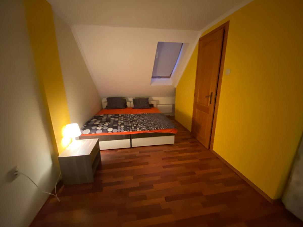 Mimi Apartman Lägenhet Gyula Exteriör bild